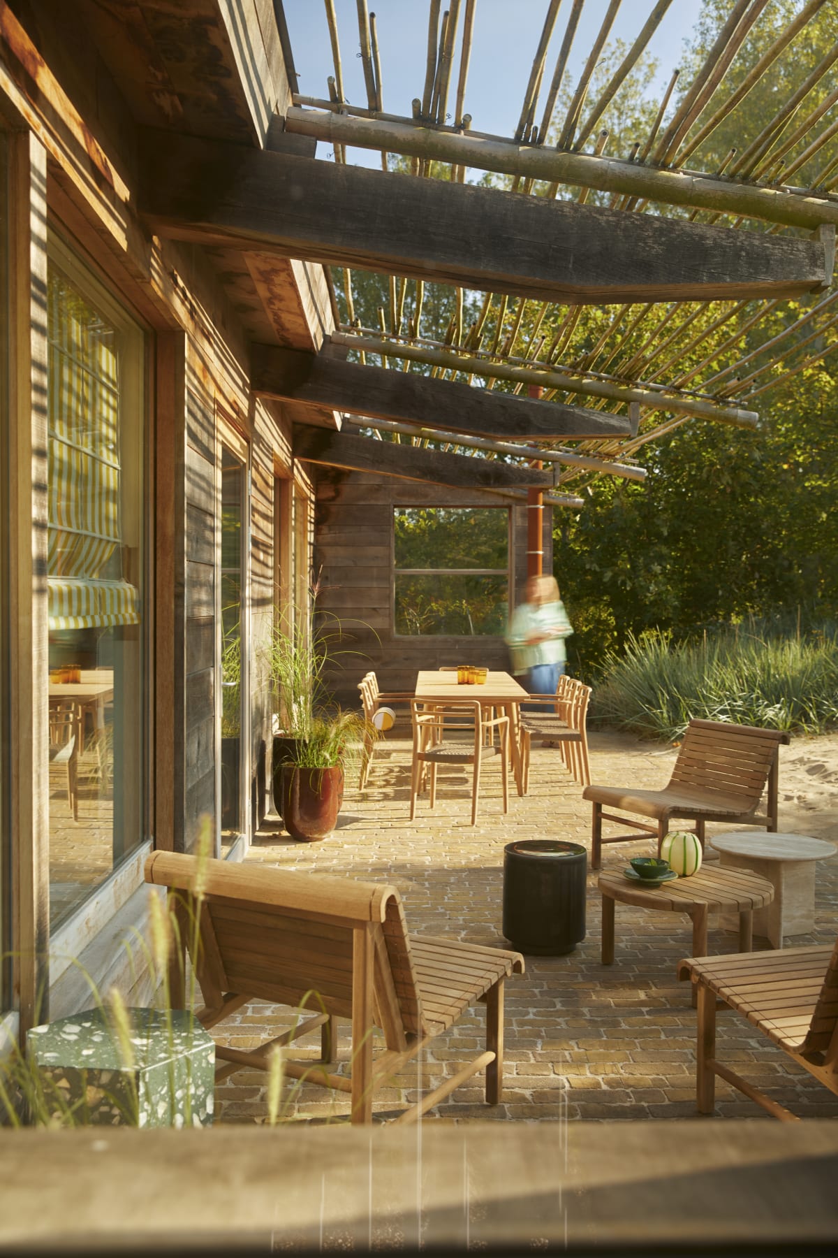 Outdoor ambience image