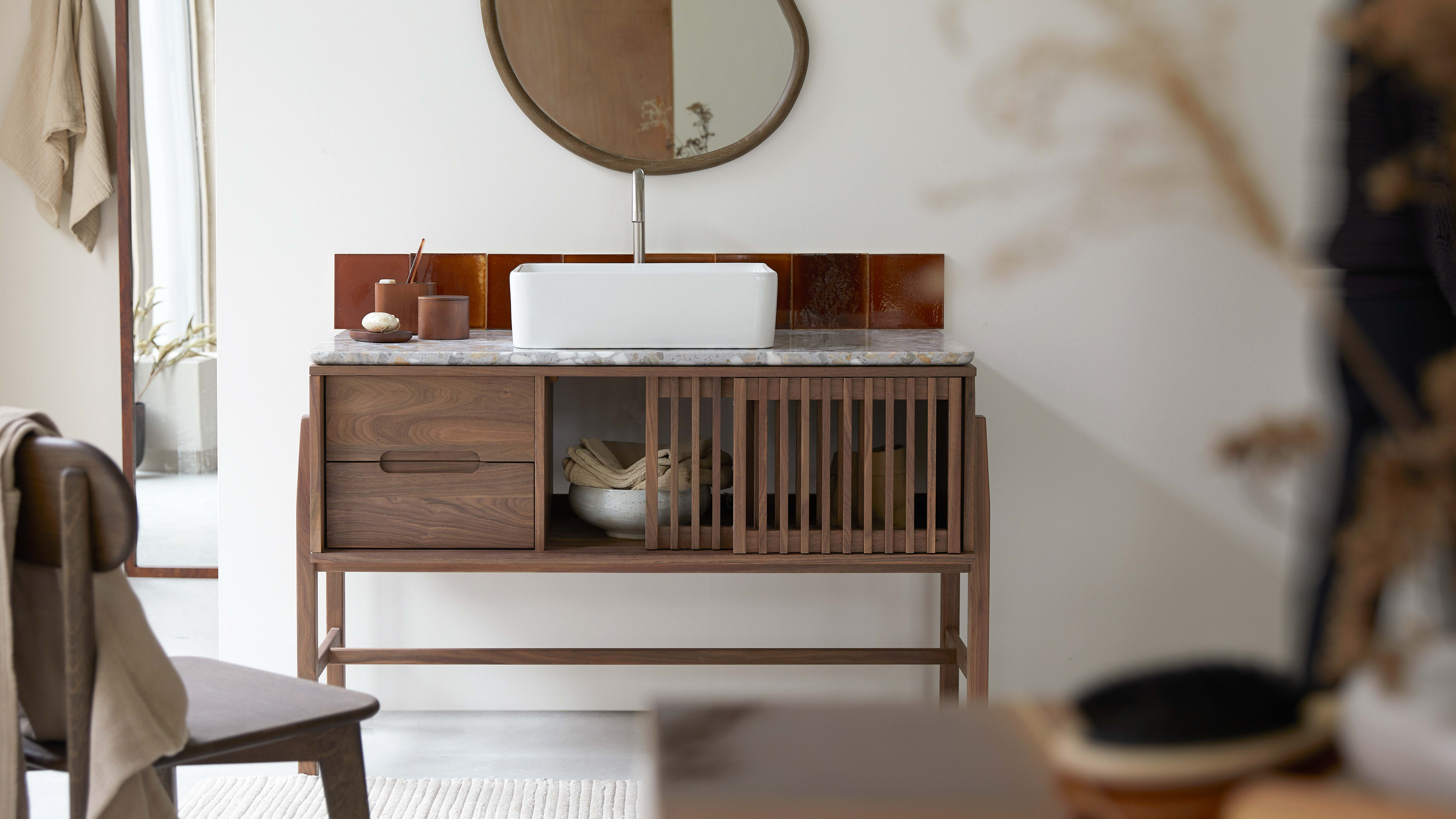 Sophisticated elegance, stylish details and a combination of the most precious materials