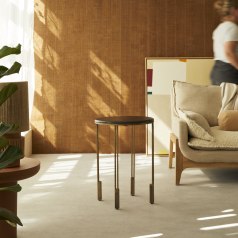 Simëon - Metal and marble side table