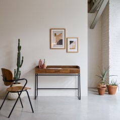 Hedda - Solid mango wood an metal desk