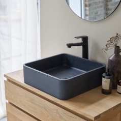 Thaïs - Square washbasin in black concrete w. 39 cm