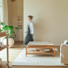 Achille - Vierkante salontafel van massief teak