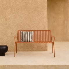 Gaby - Banc de jardin en métal orange 2 places