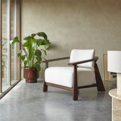 Matéo - Sillón de madera maciza de mindi y tela color crudo