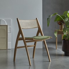 Clara - Sedia in rovere massello e velluto verde