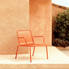Gaby - Fauteuil bas de jardin en métal orange