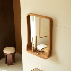 Maud - Specchio in legno di mindi 70 x 51 cm