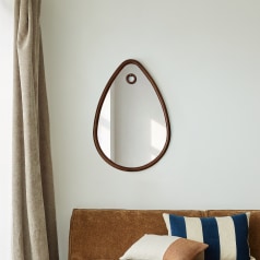 Ovo - Mirror in solid mindi, 80 x 55 cm