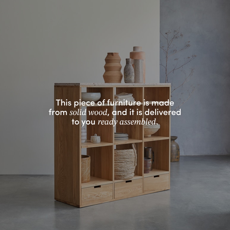 Miho - Low bookcase in solid oak and pink premium terrazzo