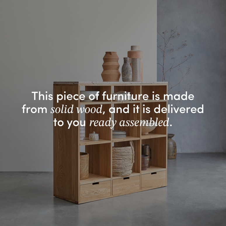 Miho - Low bookcase in solid oak and pink premium terrazzo