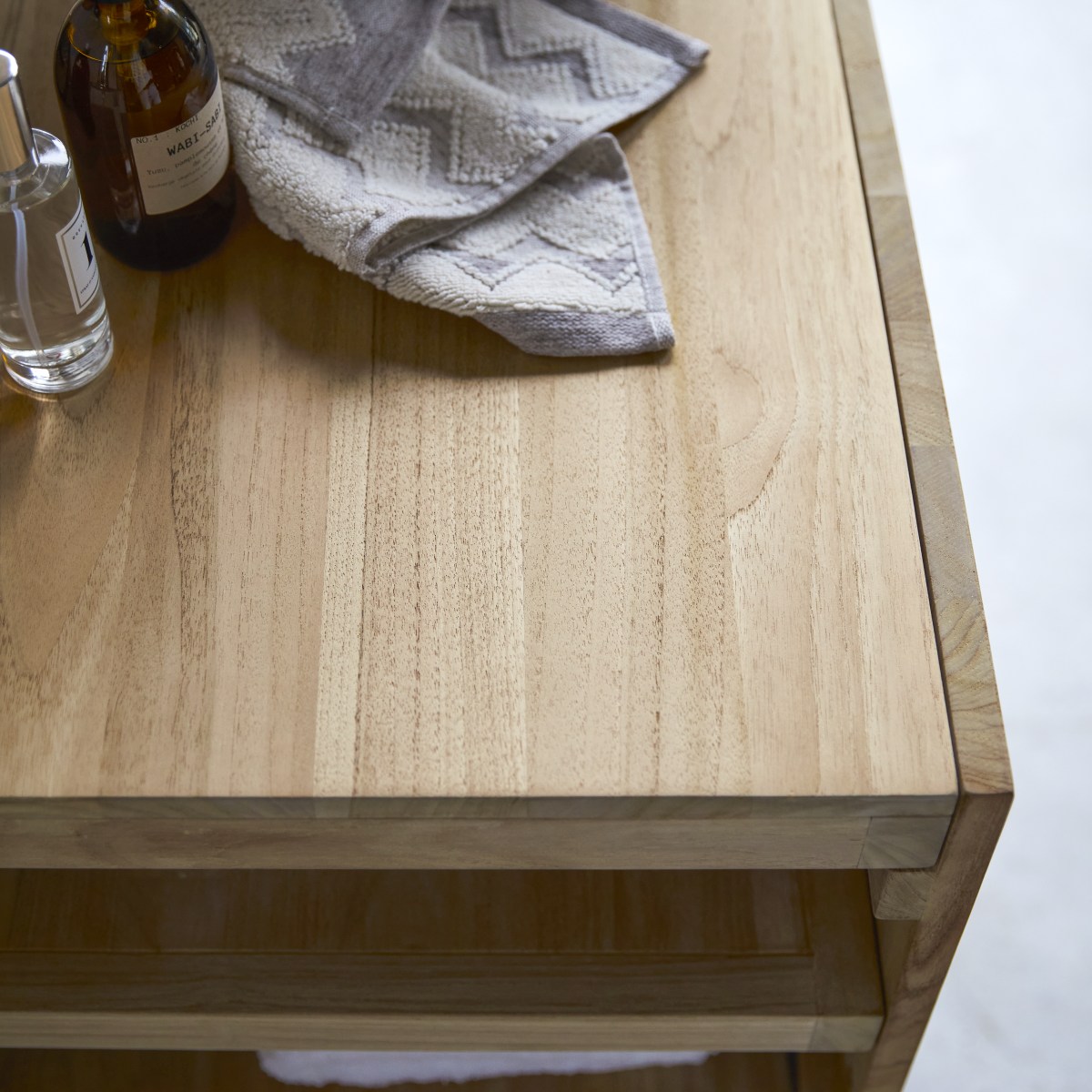 Typo - Waschtischunterschrank aus massivem Teakholz 90 cm