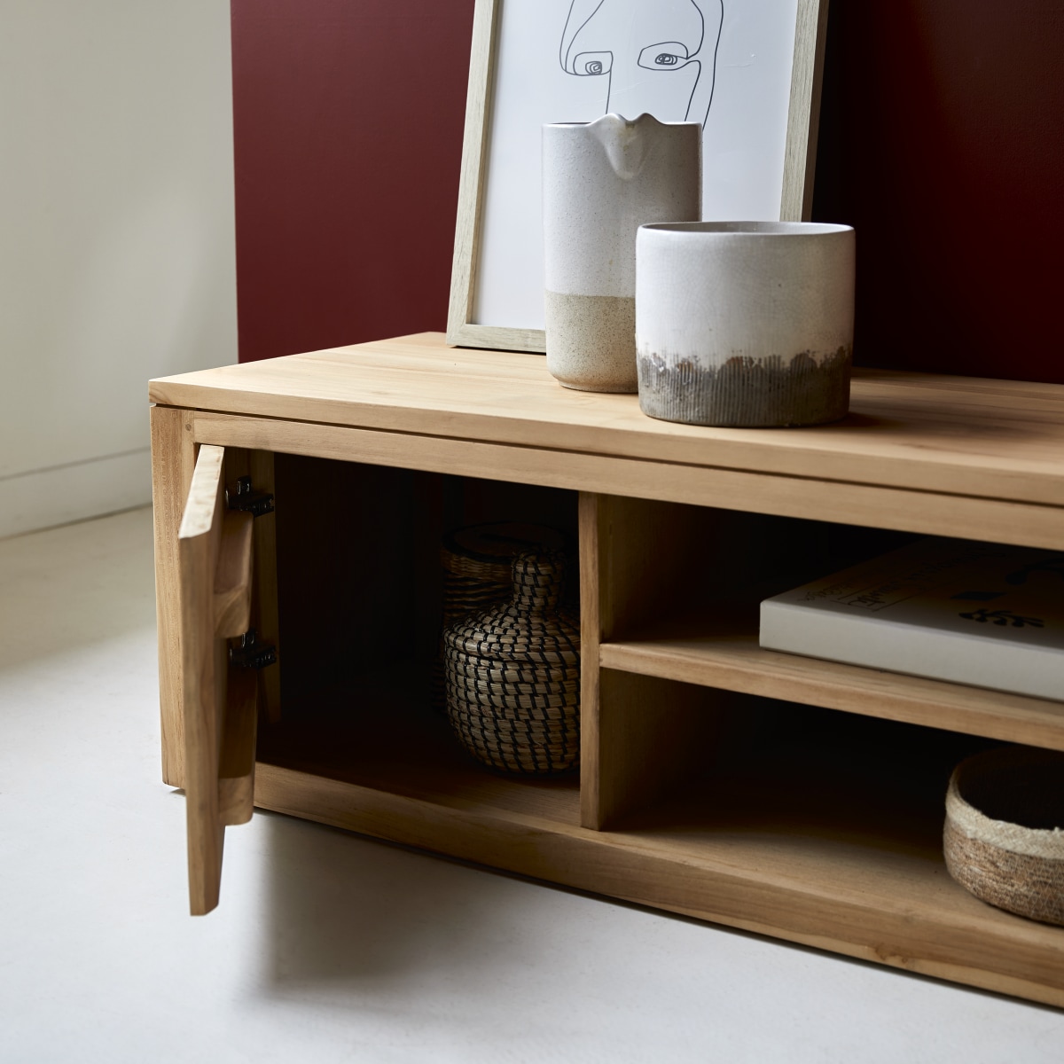 Basil - TV Schrank aus massivem Teak 140cm