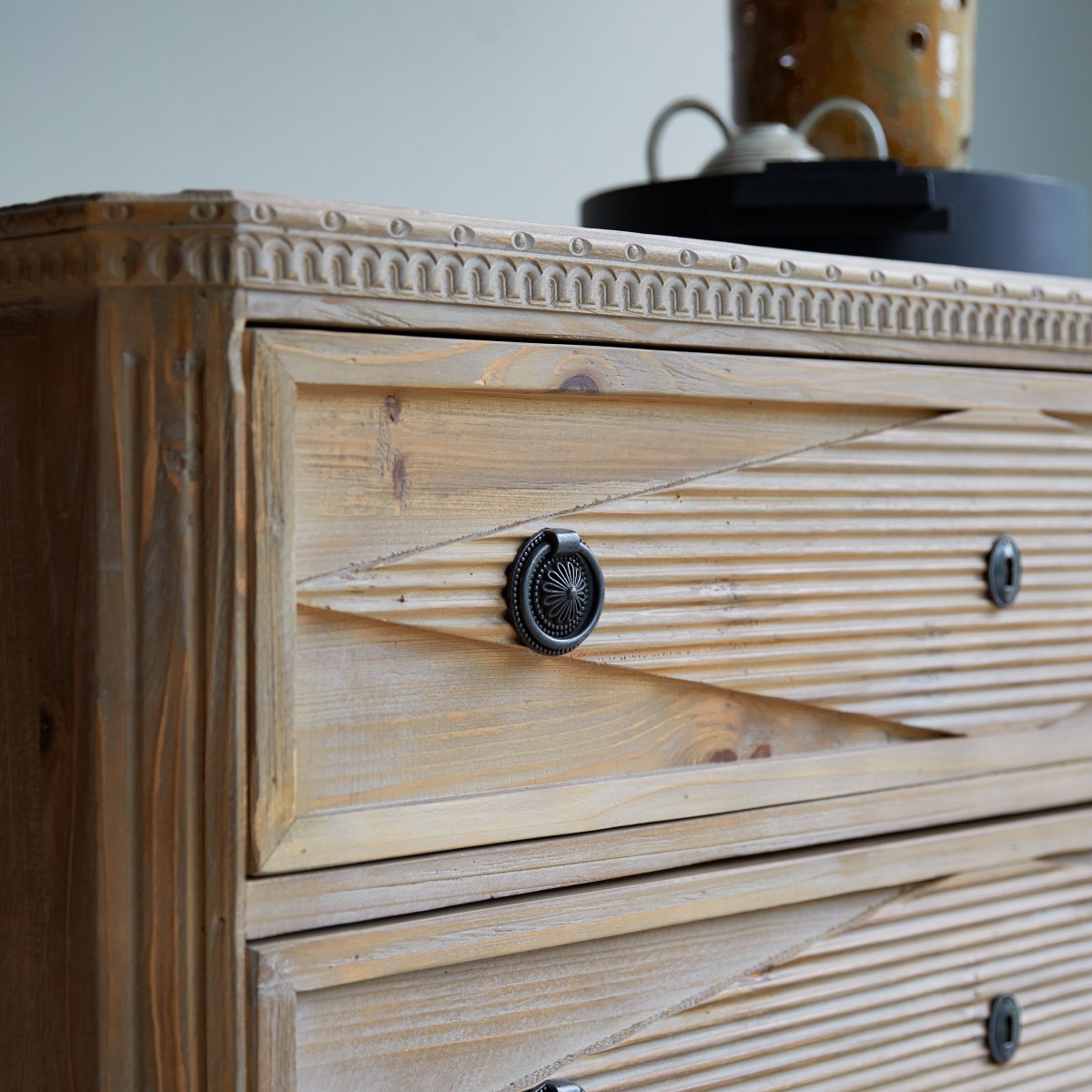 Emily - Kommode aus massiver recycelter Pinie