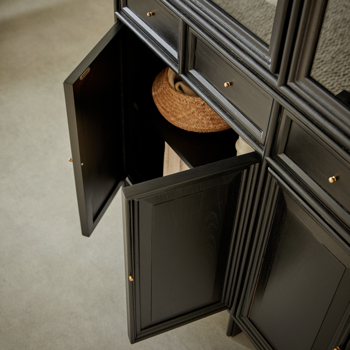 Anna - Geschirrschrank aus Mindi