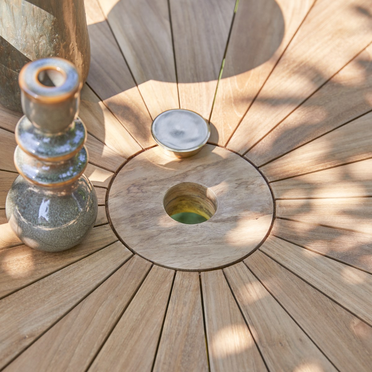 Andria - Outdoor Tisch zusammenklappbar aus massivem Teak 6 Pers.