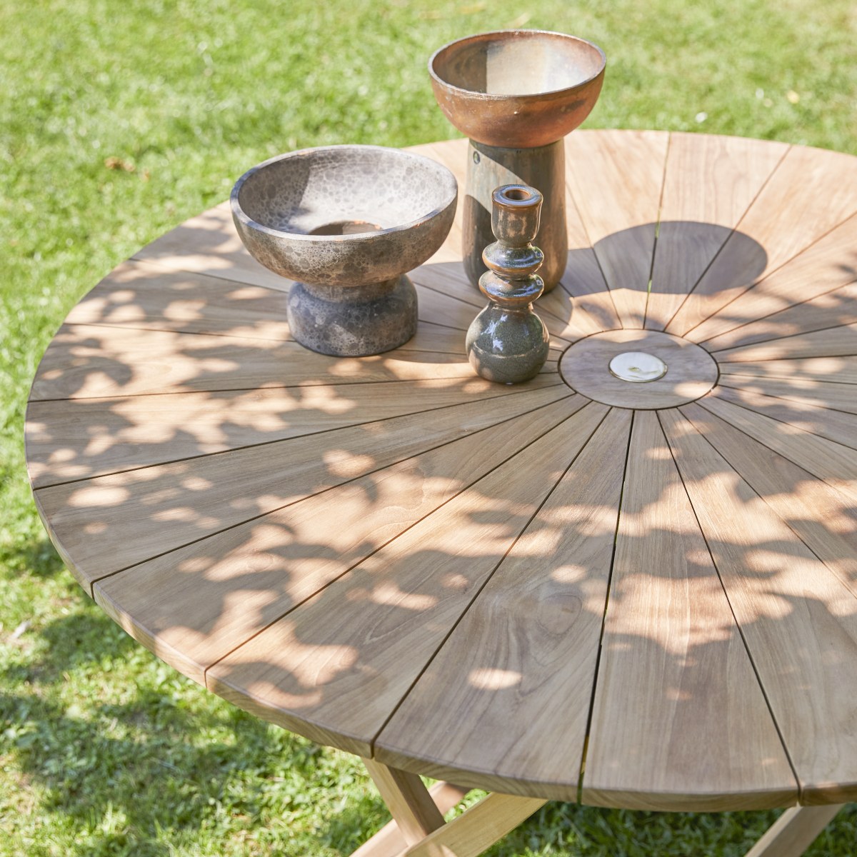 Andria - Outdoor Tisch zusammenklappbar aus massivem Teak 6 Pers.