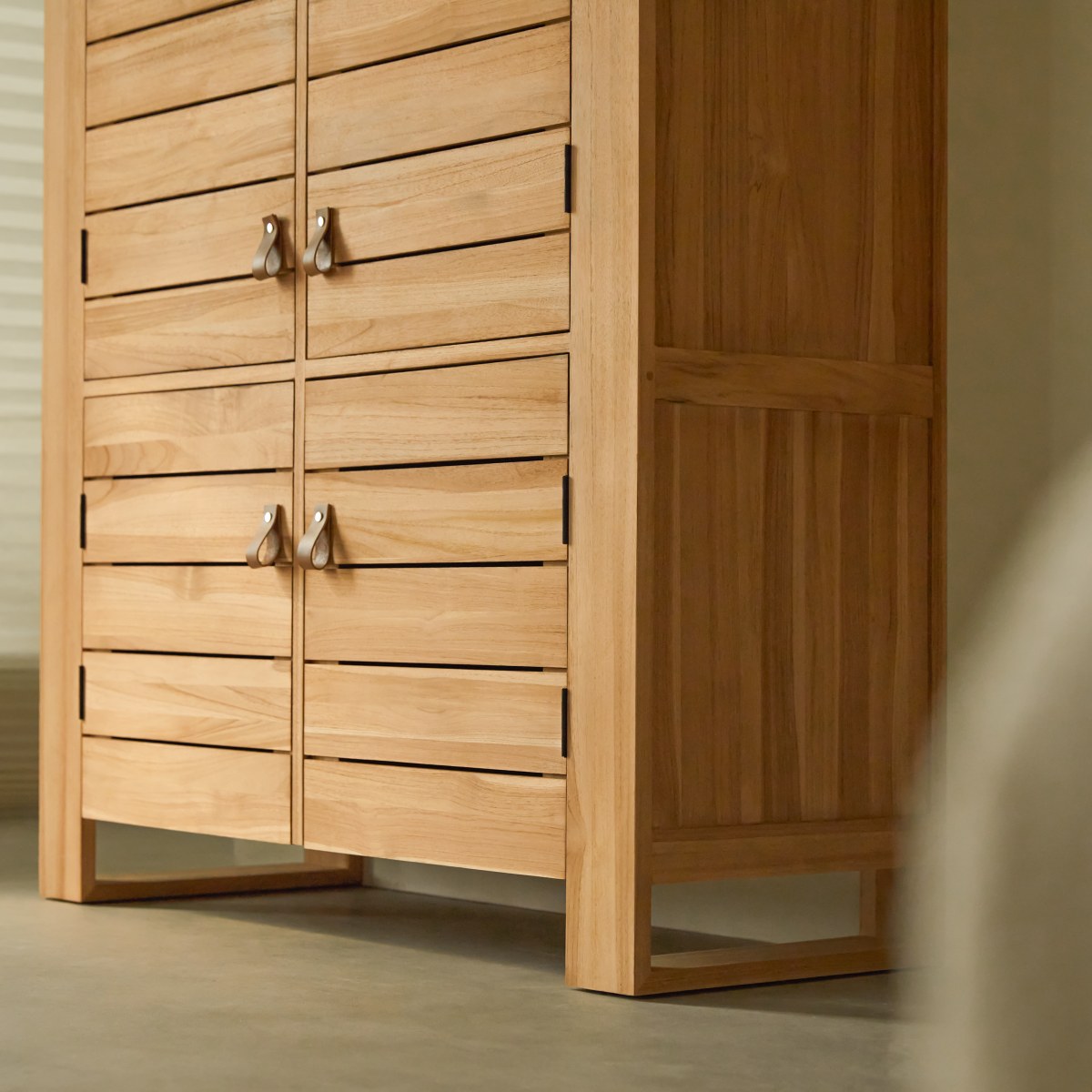 Minimalys - Schrank aus massivem Teak