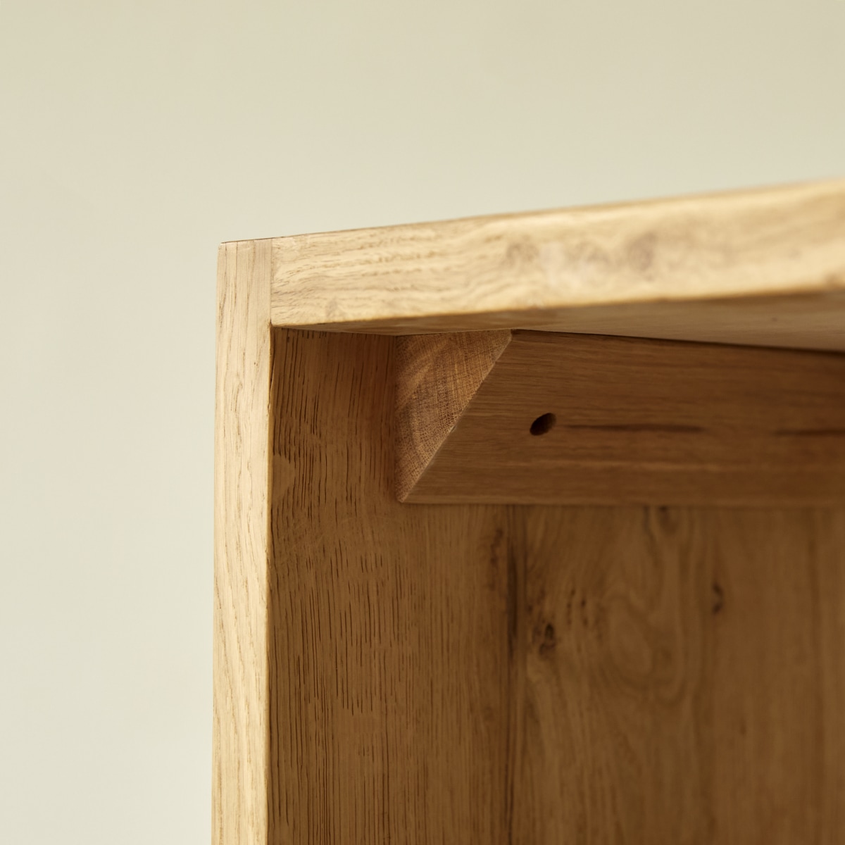 Easy - Hochschrank aus massivem Eichenholz