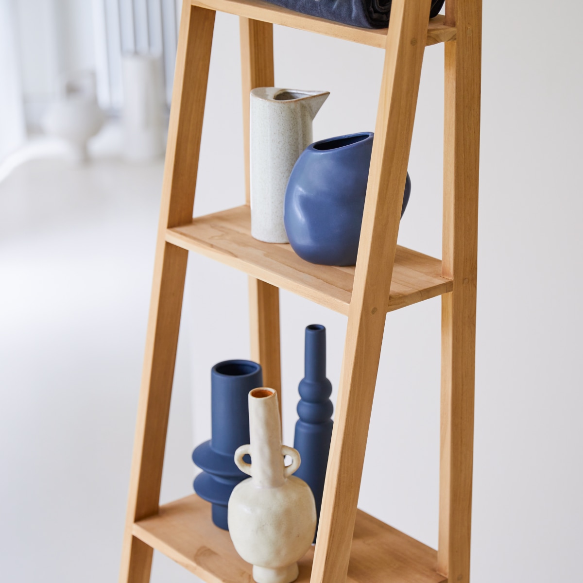 Bahya - Bücherregal aus massivem Teak Step