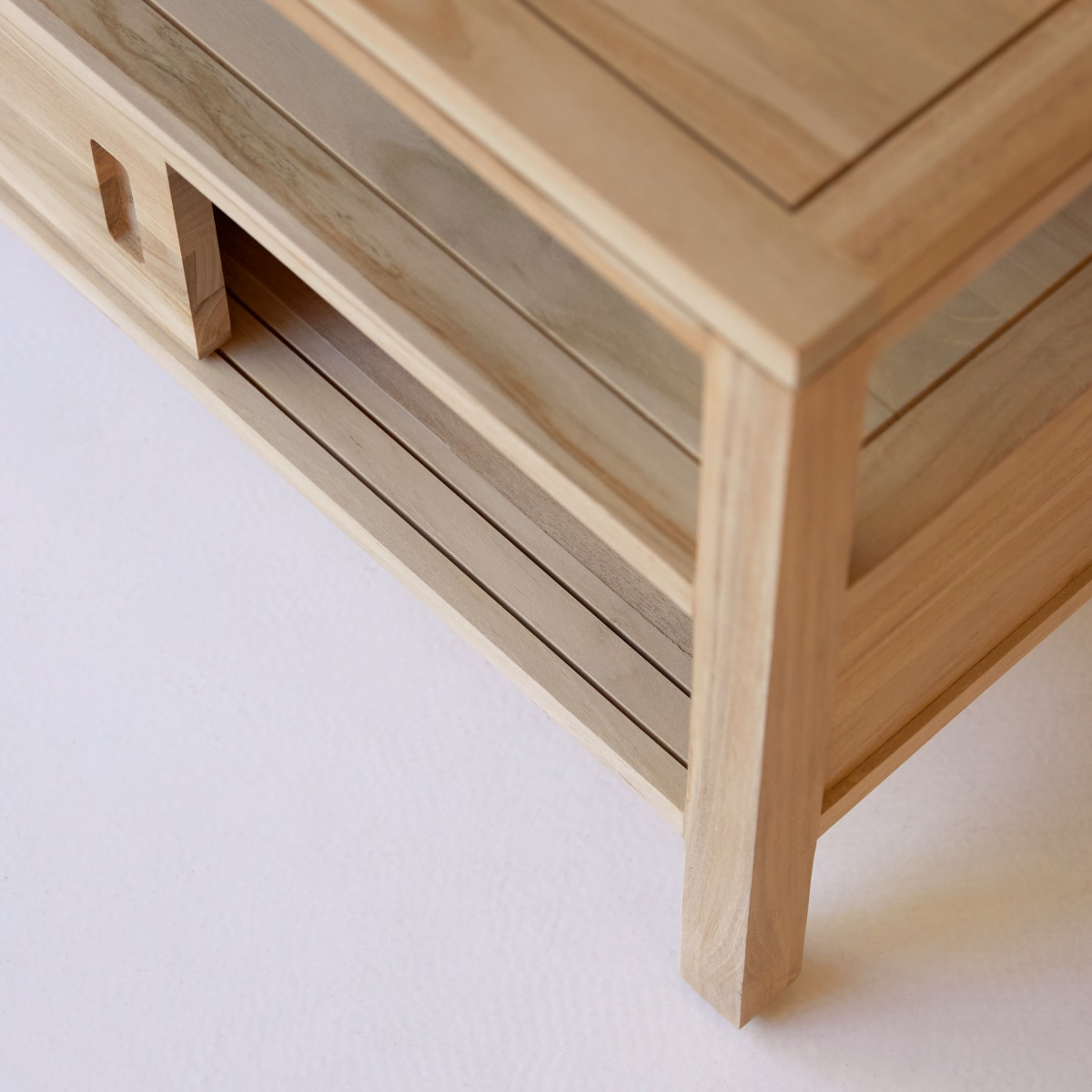 Anton - TV Schrank aus massivem Teakholz 100 cm