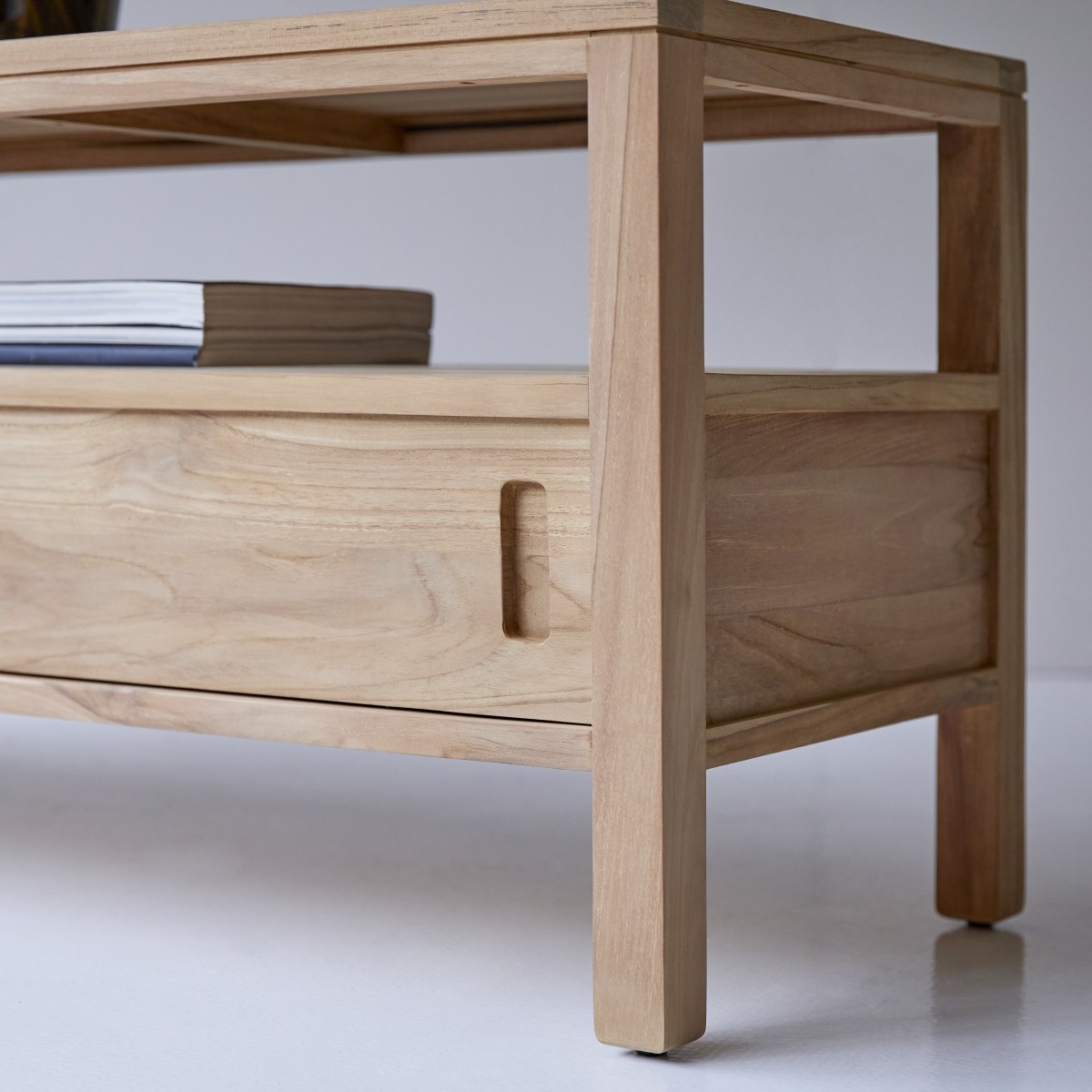 Anton - TV Schrank aus massivem Teakholz 130 cm
