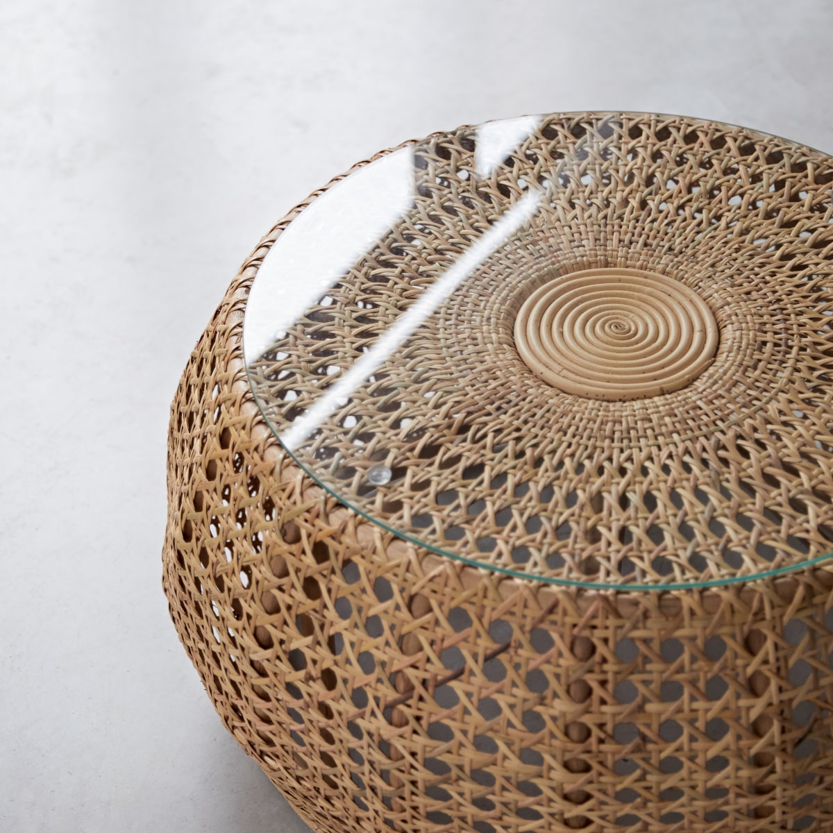 Esther - Couchtisch aus Rattan