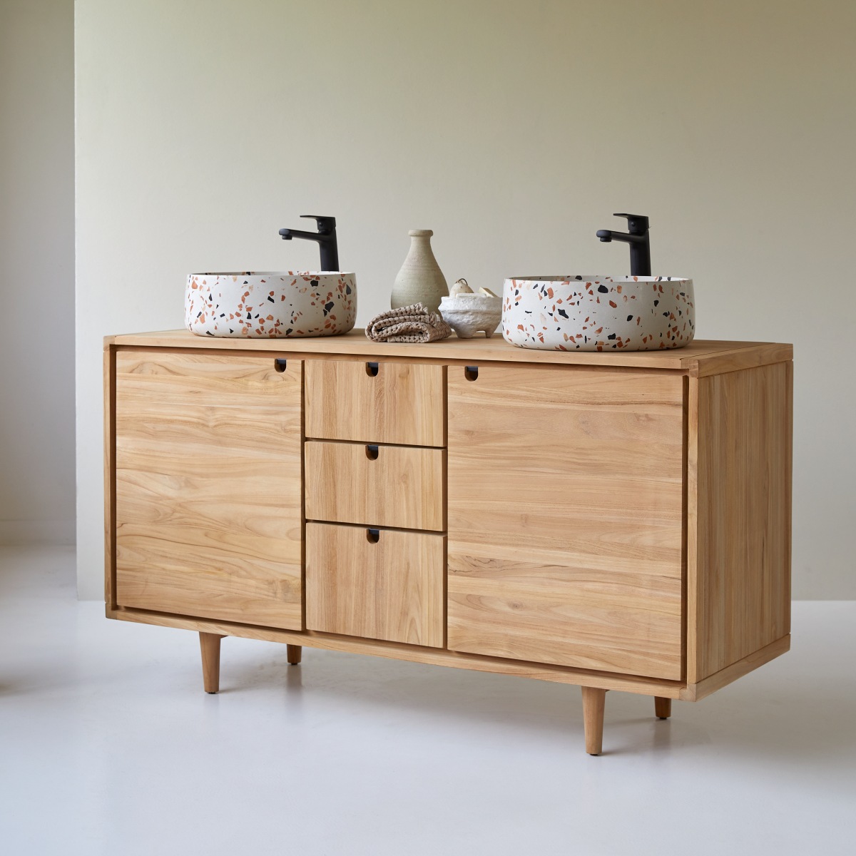 Jonàk - Waschtischunterschrank aus massivem Teakholz 145 cm