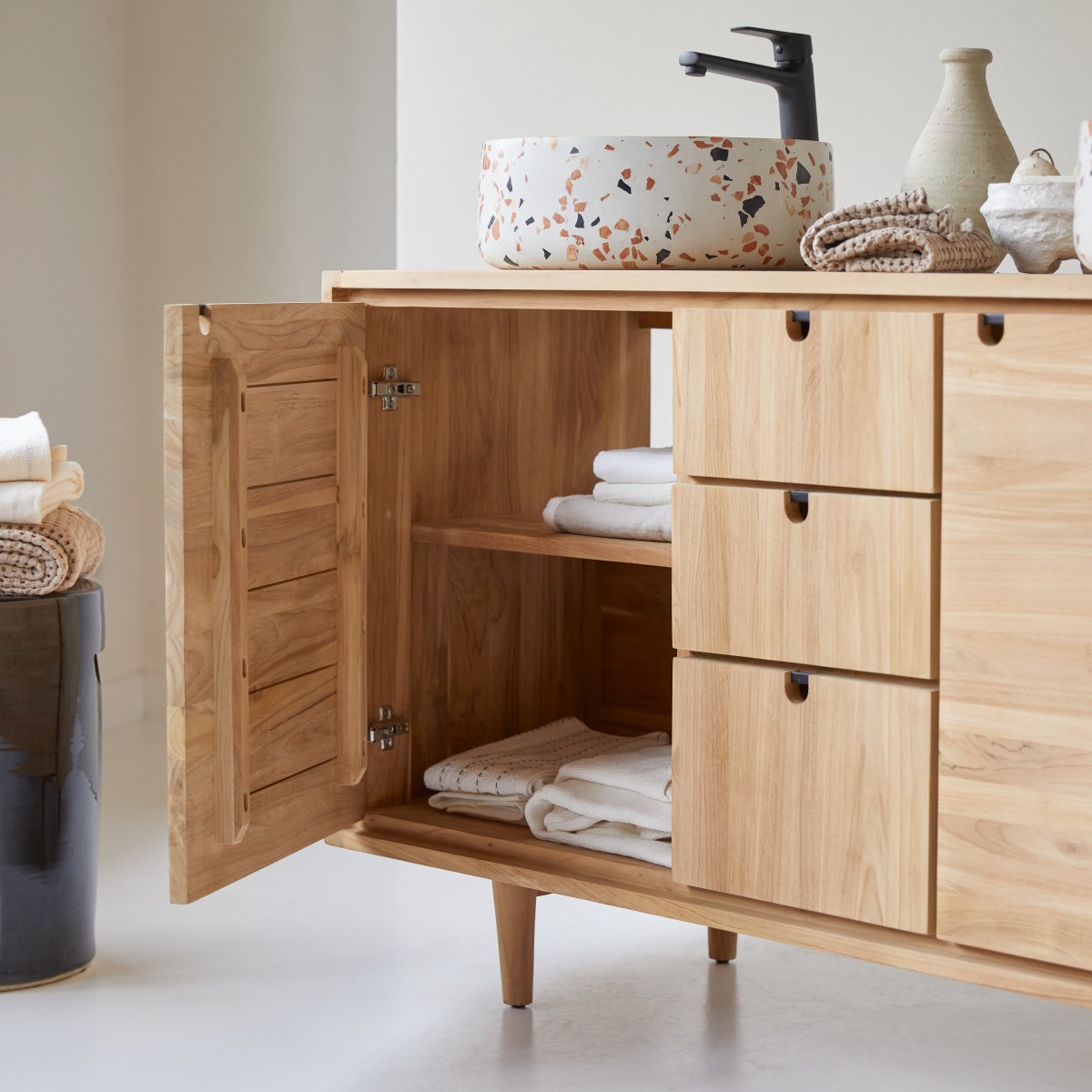 Jonàk - Waschtischunterschrank aus massivem Teakholz 145 cm