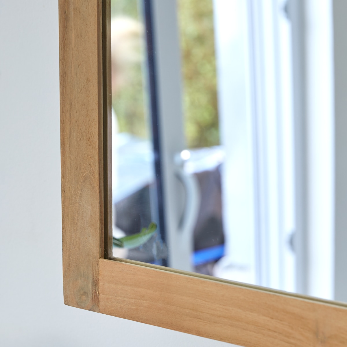 Jill - Spiegelschrank aus massivem Teak