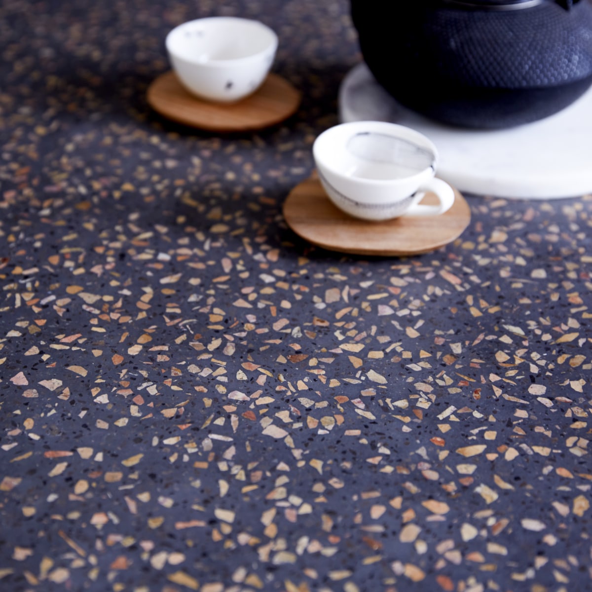 Juno - Esstisch aus massivem Teak und Terrazzo 6 Pers.