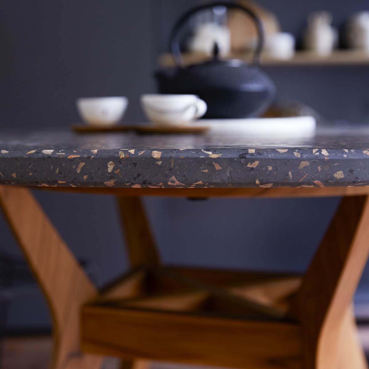 Juno - Esstisch aus massivem Teak und Terrazzo 6 Pers.