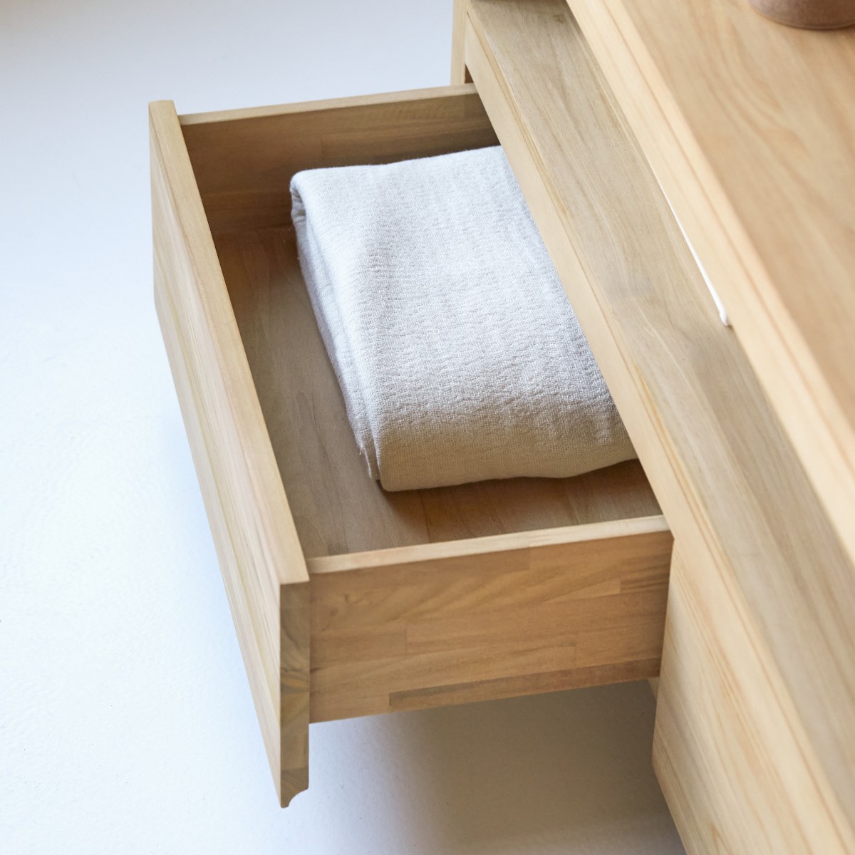 Anoa - TV Schrank aus massivem Teakholz 180 cm