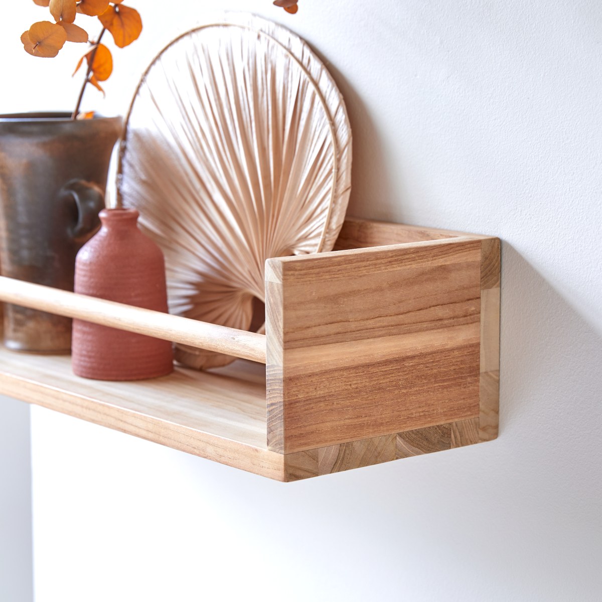 Ugo - Wandregal aus massivem Teak 60 cm