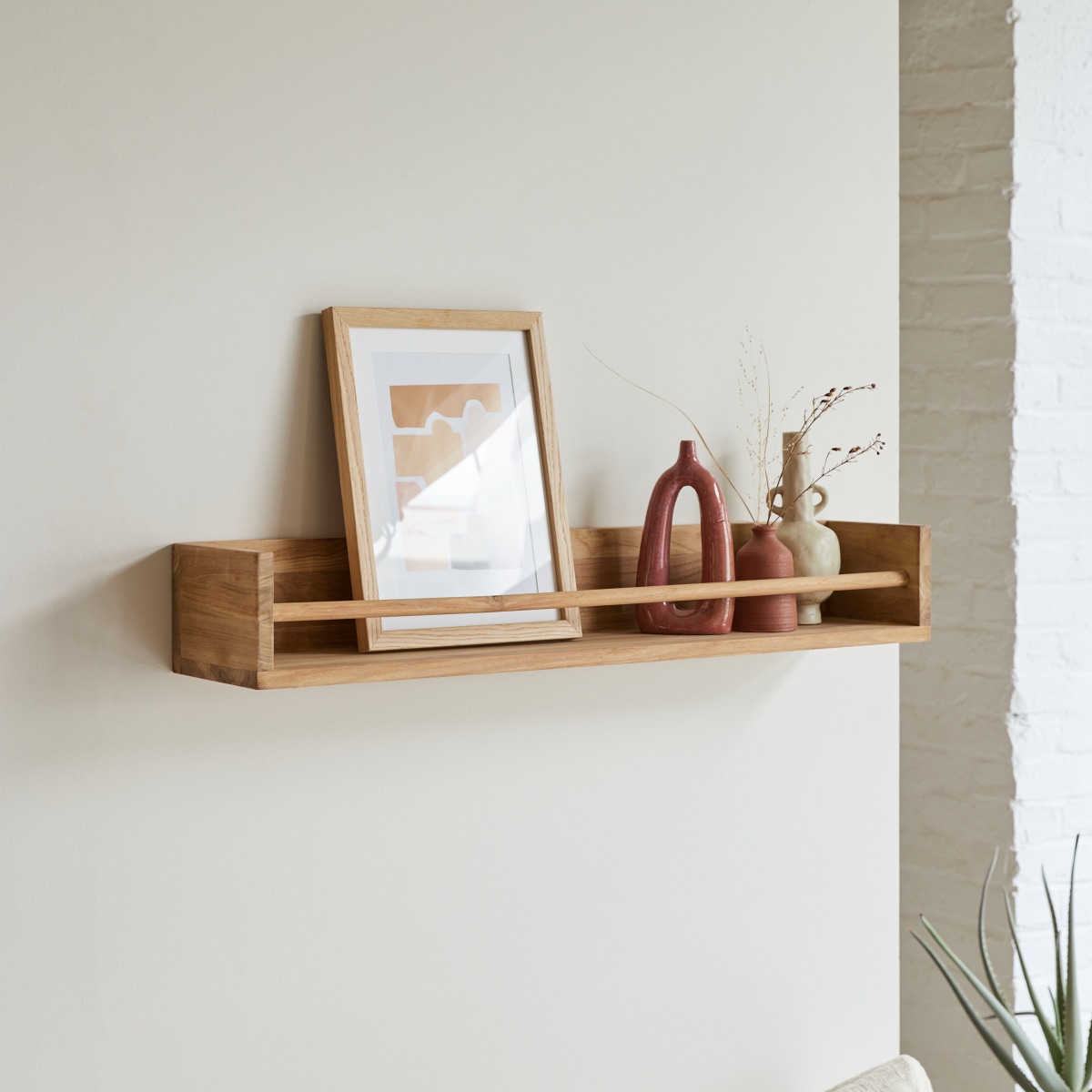 Ugo - Wandregal aus massivem Teak 100 cm