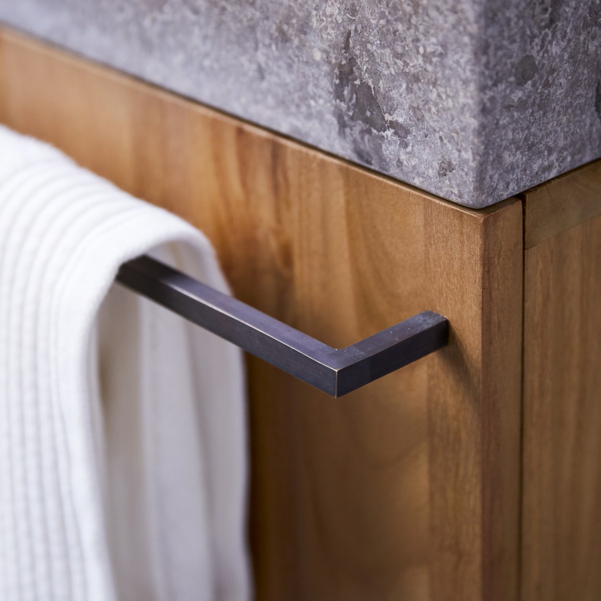 Stelle - Badunterschrank massivem Teakholz mit Marmor Waschbecken grey