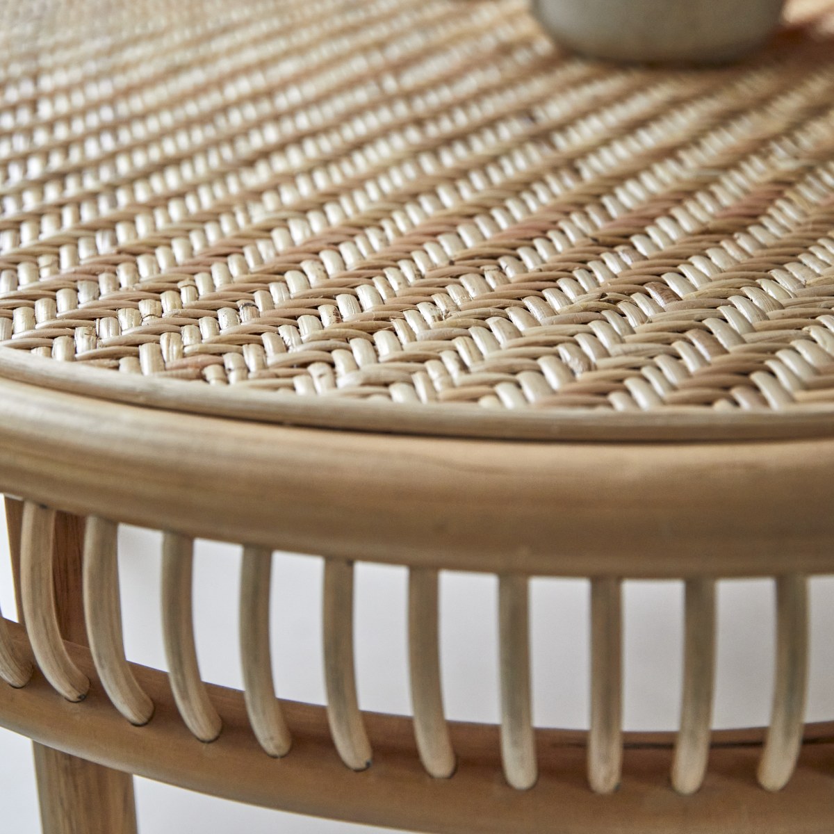 Zita - Couchtisch aus Rattan