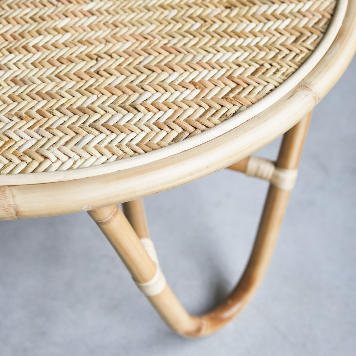 Lina - Couchtisch aus Rattan