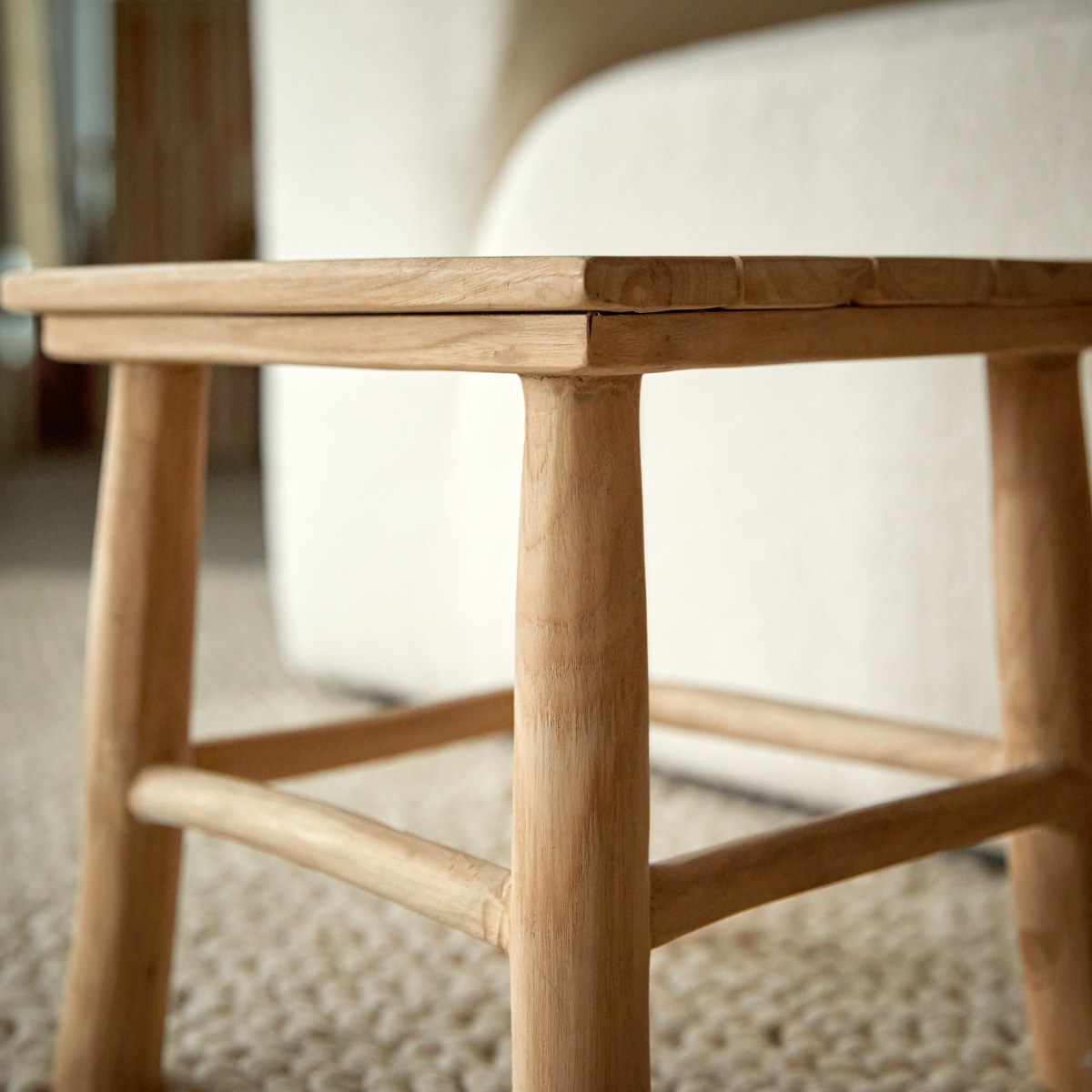 Kilim - Beistelltisch aus massivem Teakholz