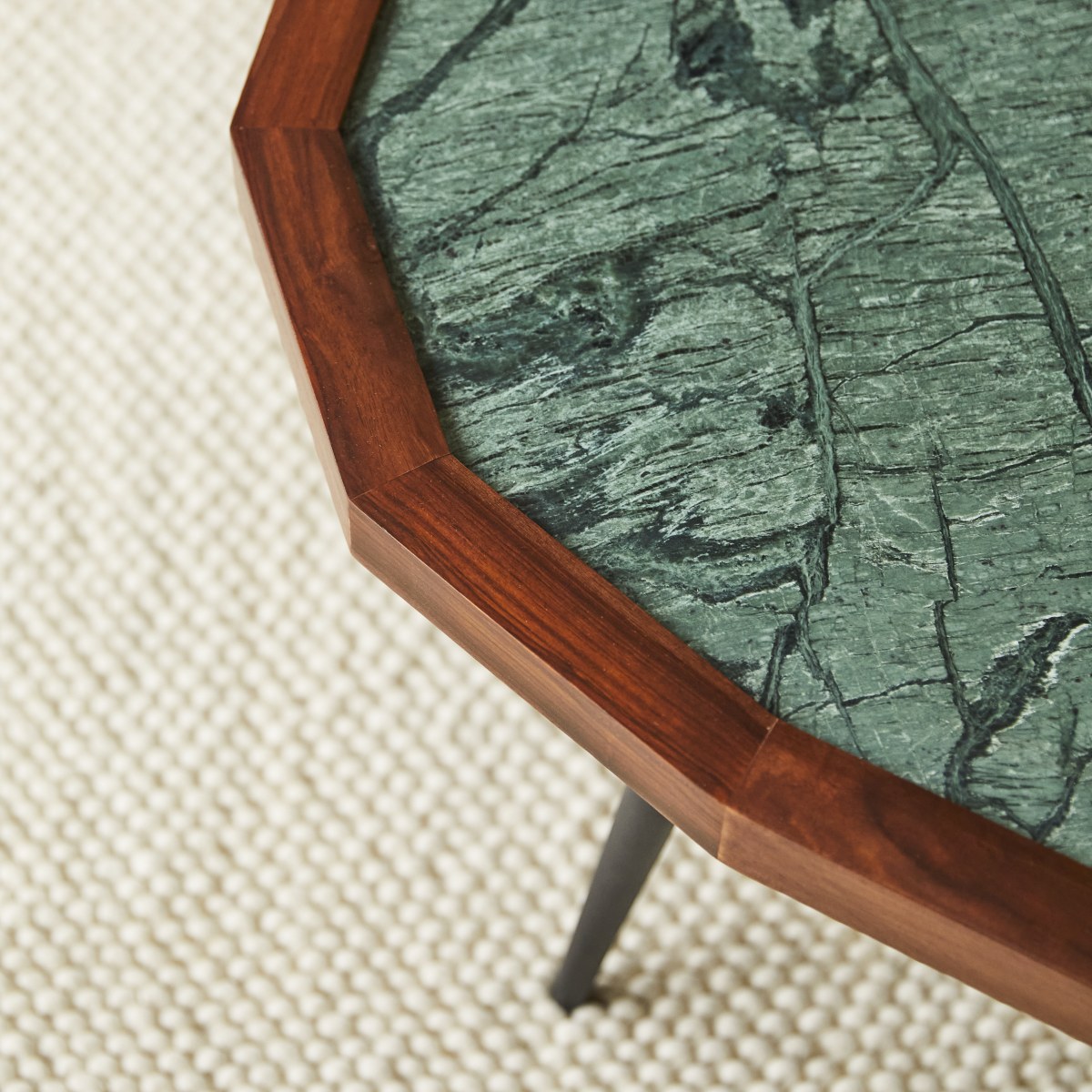 Jade - Couchtisch aus massivem Palisanderholz und Marmor