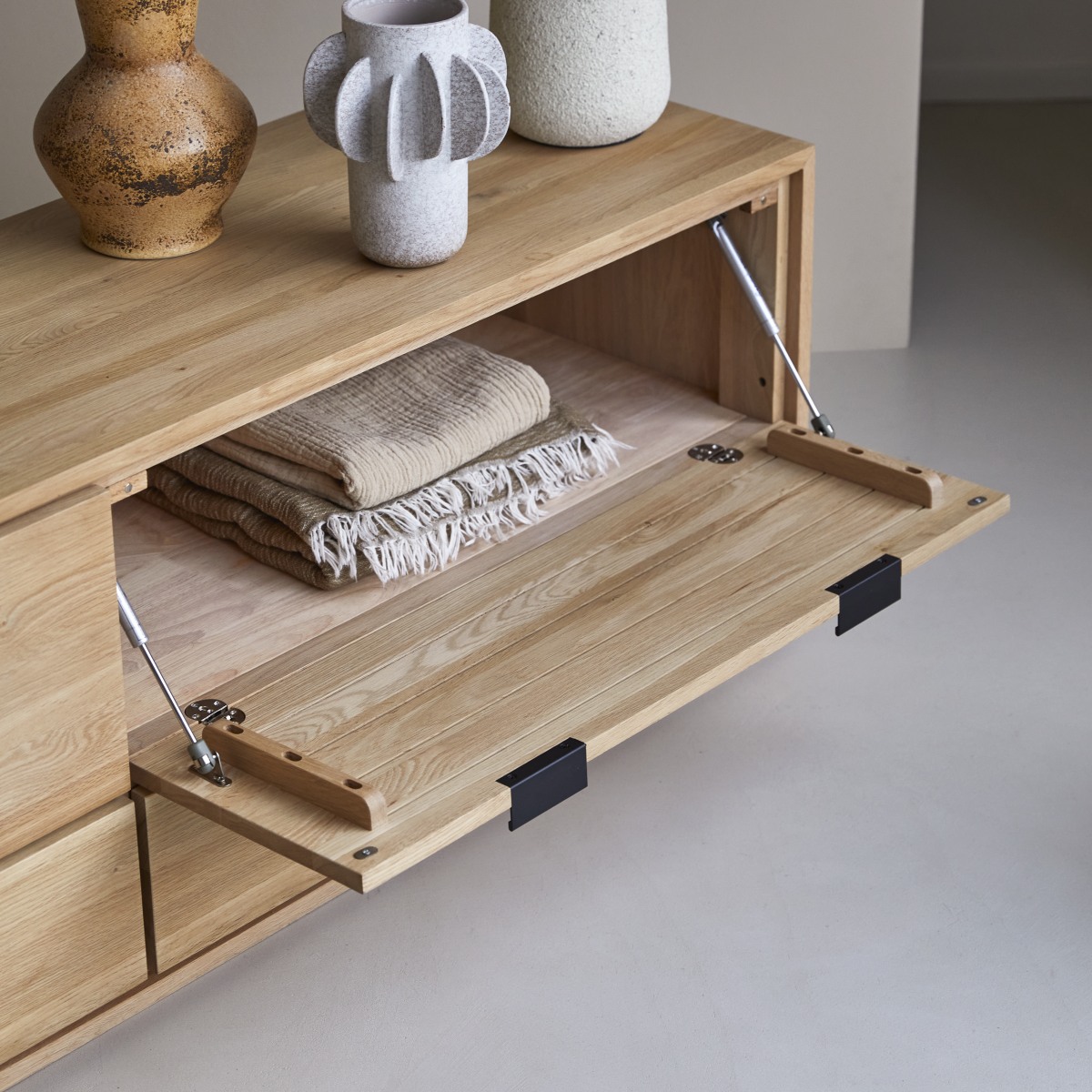 Senson - TV Schrank aus massivem Eichenholz 180 cm