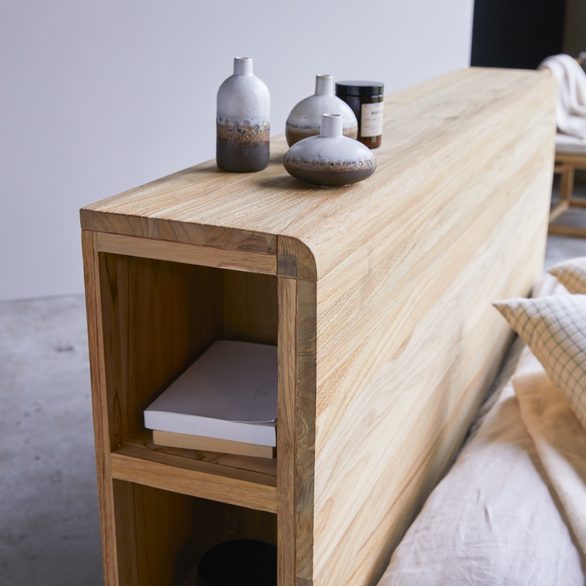 Bertie - Testiera con portaoggetti in teak massello 165 cm