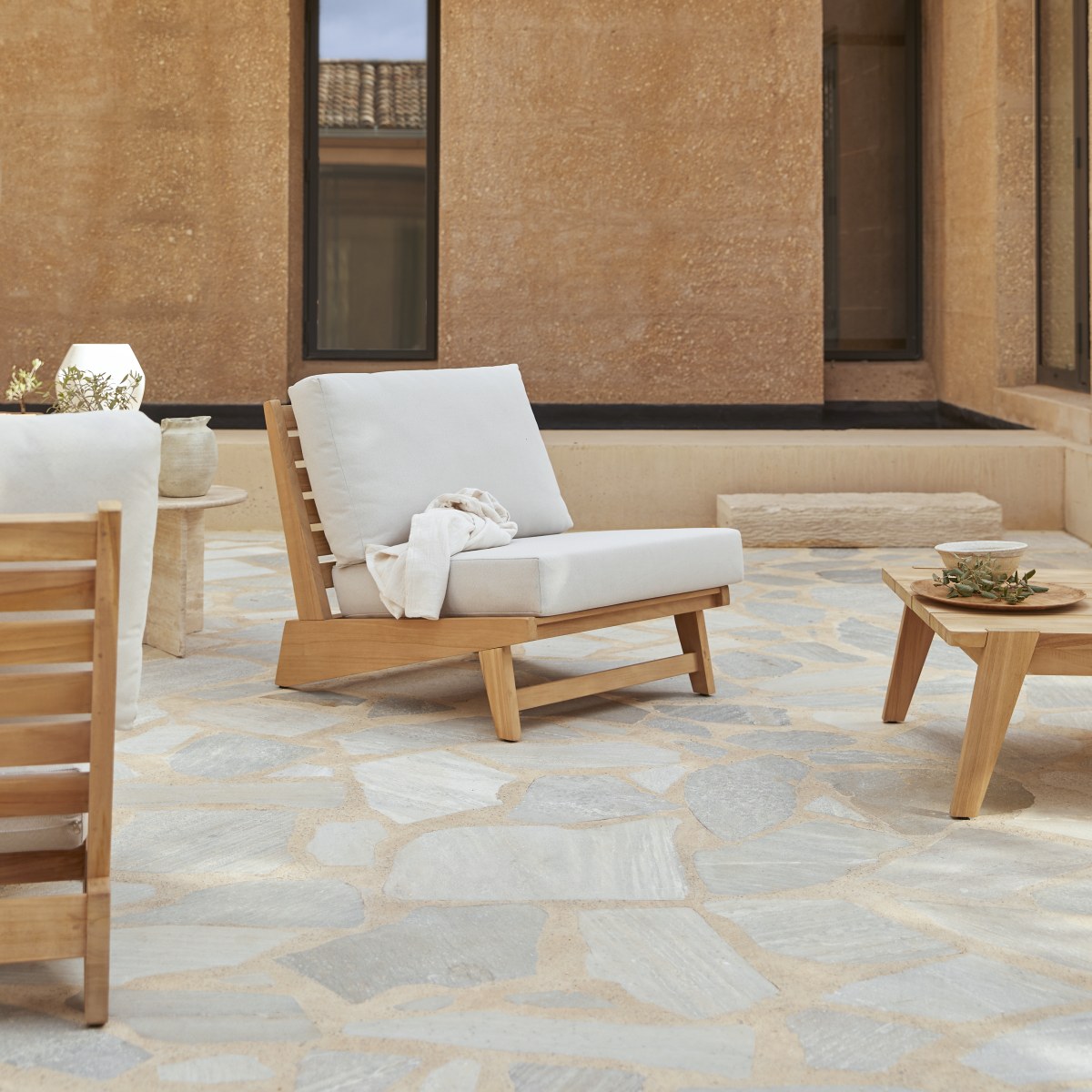 Olia - Gartenlounge aus massivem Teakholz, 3-Sitzer