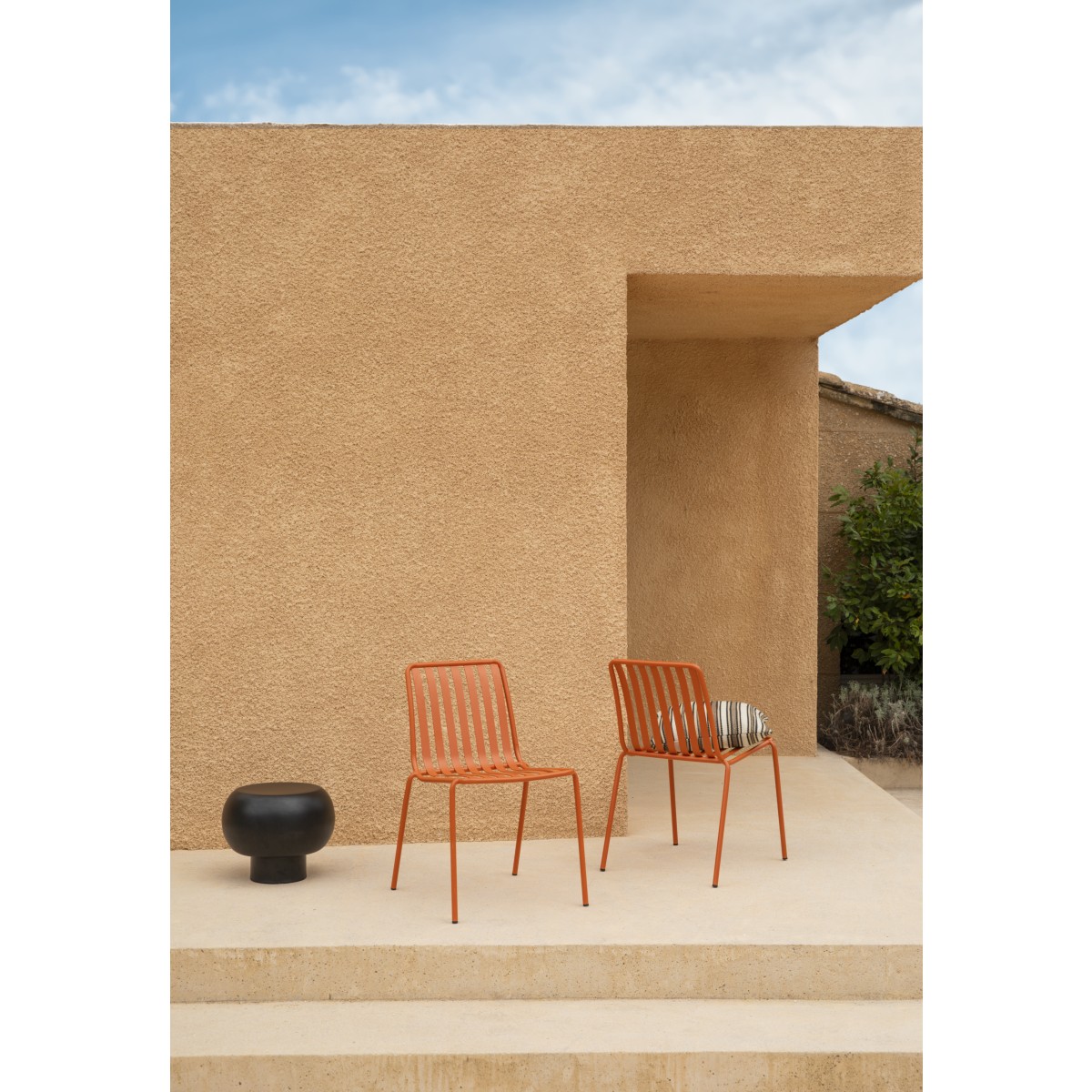 Gaby - Gartenstuhl aus Metall orange