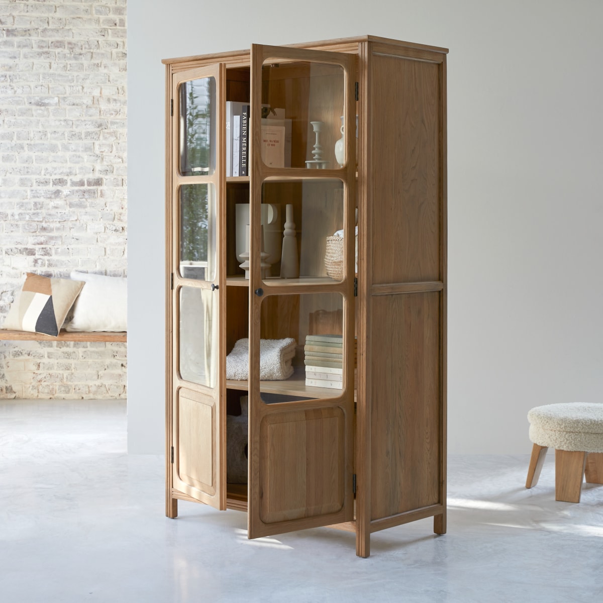 Marthe - Garderobenschrank aus Massiveiche