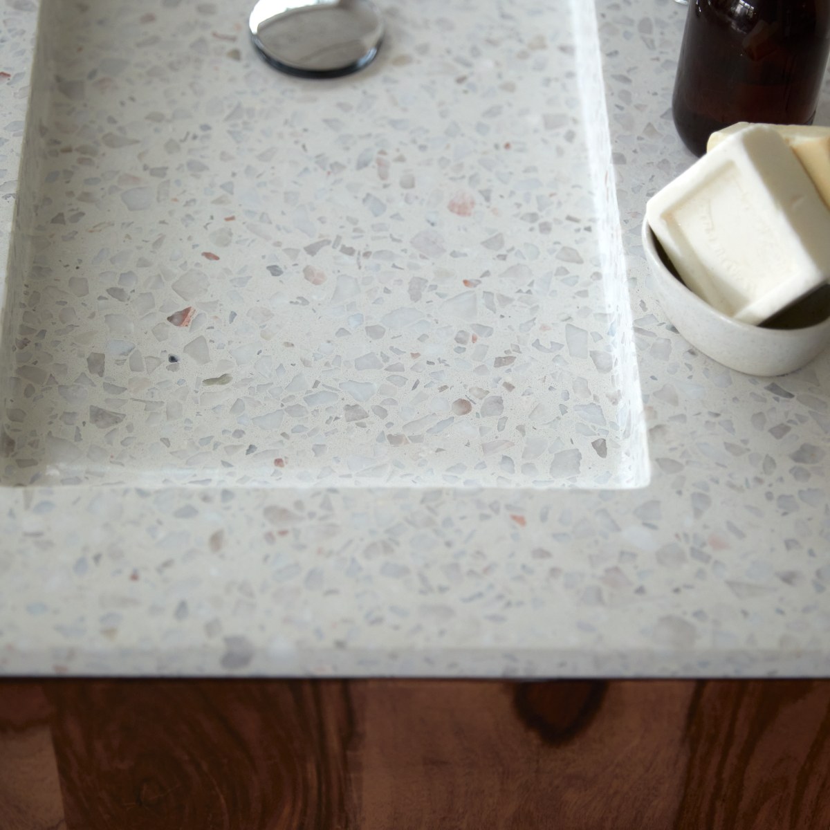 Nova - Meuble Salle de Bain en palissandre massif et terrazzo premium Moon 80