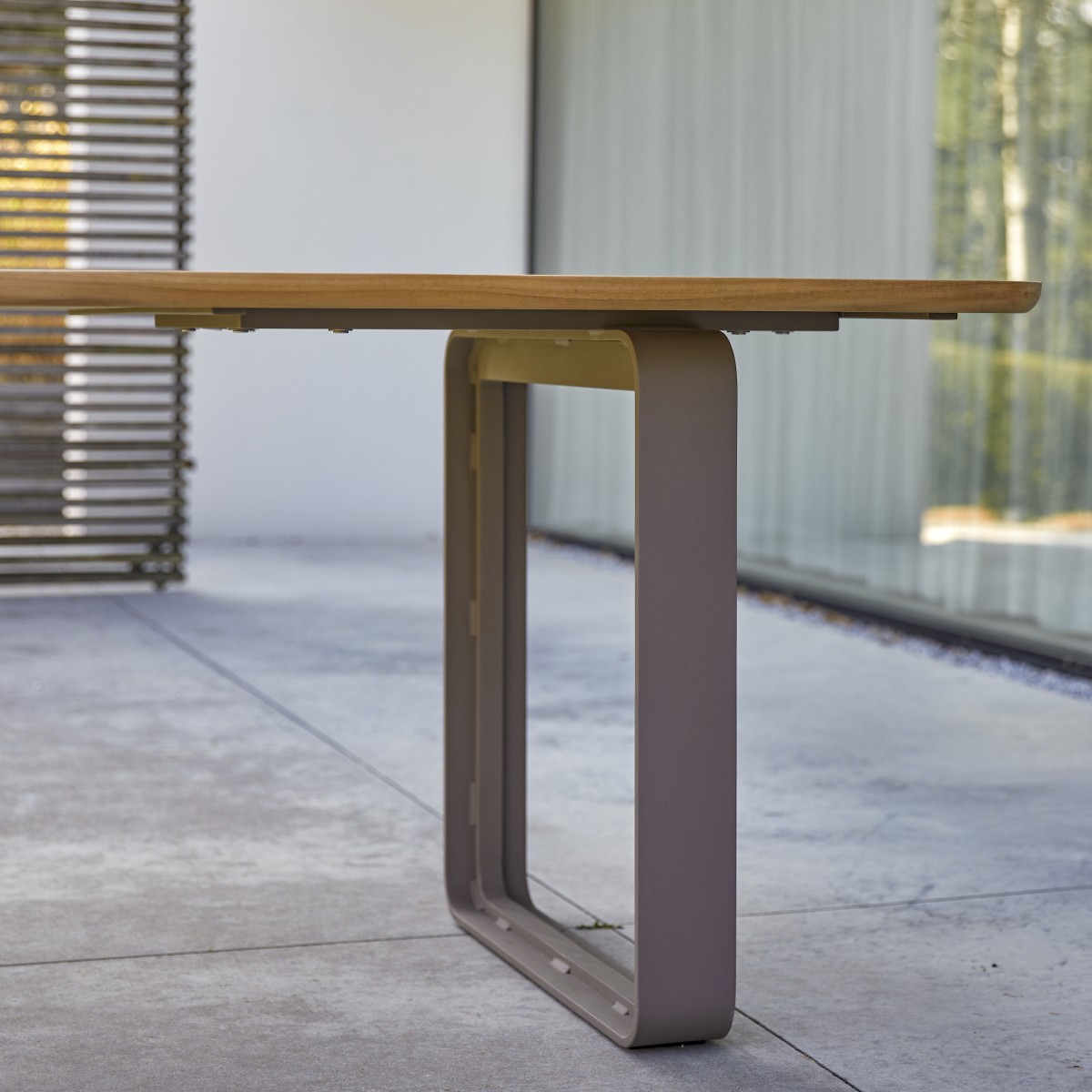 Harper - Gartentisch aus massivem Teakholz und Aluminium 6/8 Pers.