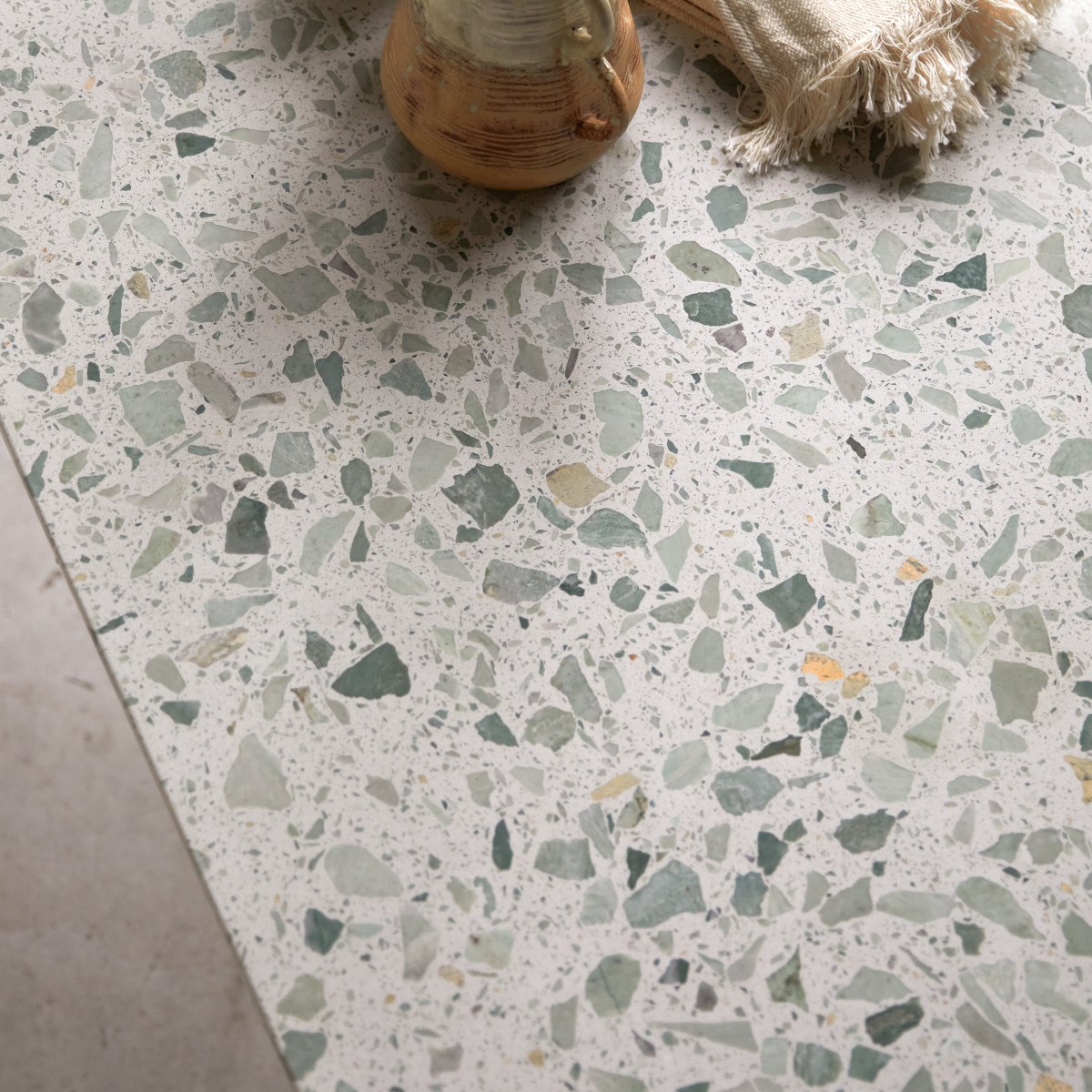 Elio - Rechteckiger Tisch aus Premium-Terrazzo und Metall green 4–6 Pers.
