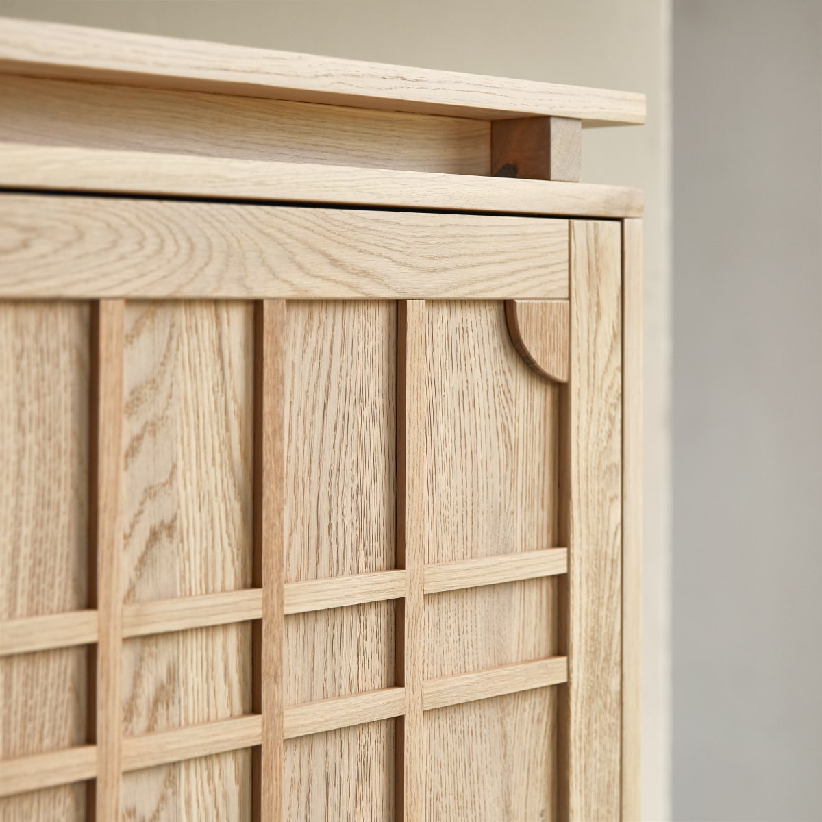 Bodi - Hochschrank aus massiver Eiche