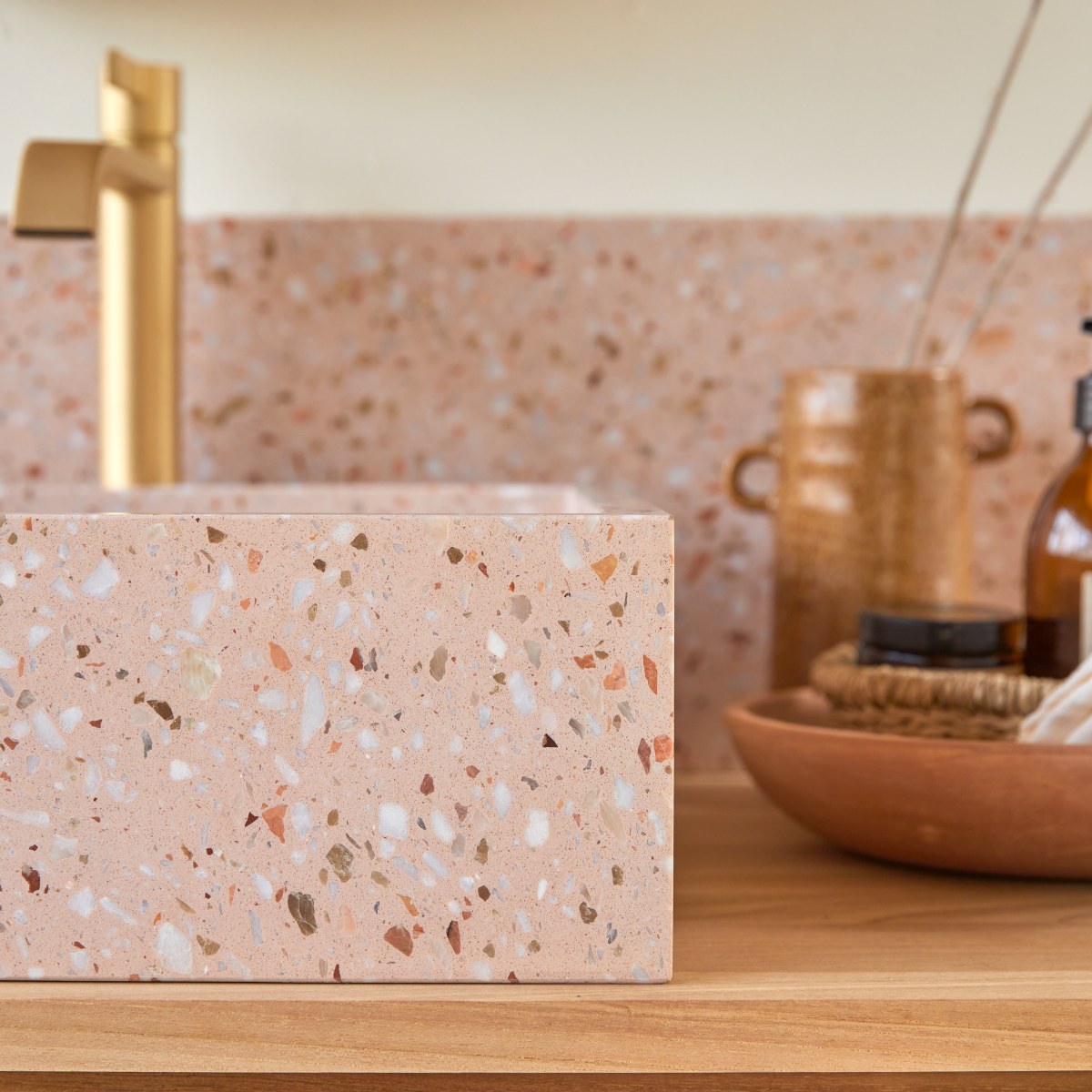 Made - Quadratisches Waschbecken aus Premium-Terrazzo Pink b. 40 cm