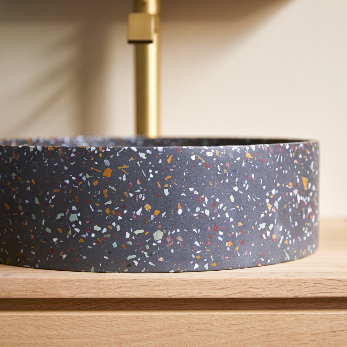 Gina - Rundes Waschbecken aus Terrazzo Konfetti ∅ 39 cm